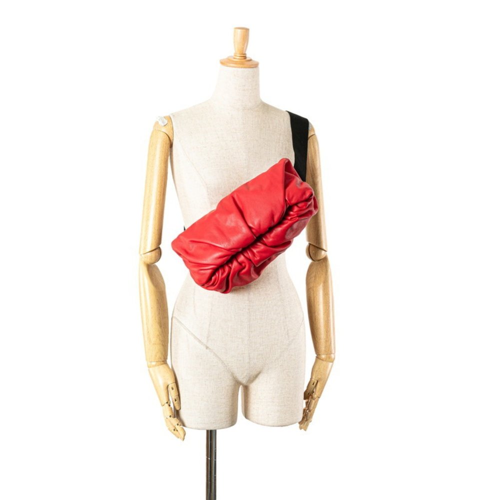 Bottega Veneta The Pouch Body Bag in Red and Black Leather for Women - Picture 12 of 12